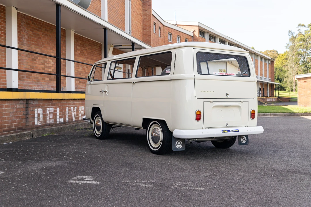 1969 Volkswagen Bay-Window Bus - Image 9 of 31