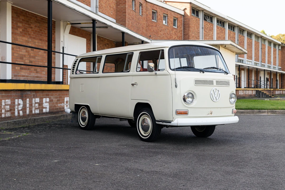 1969 Volkswagen Bay-Window Bus - Image 12 of 31