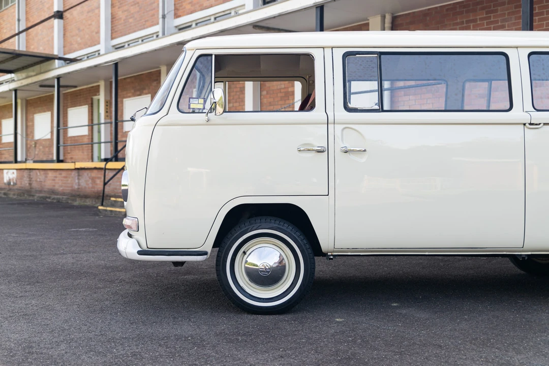 1969 Volkswagen Bay-Window Bus - Image 14 of 31