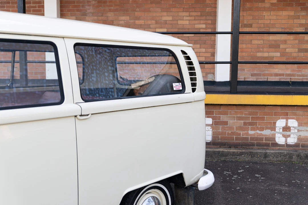 1969 Volkswagen Bay-Window Bus - Image 24 of 31