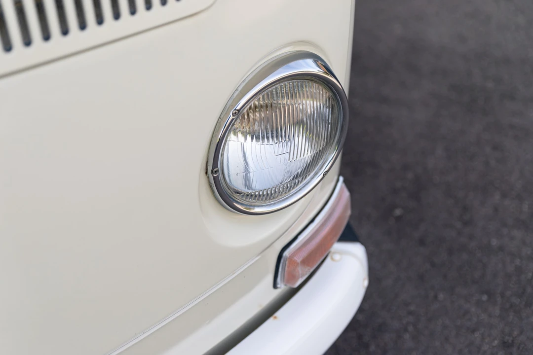 1969 Volkswagen Bay-Window Bus - Image 26 of 31