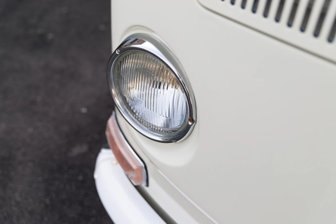 1969 Volkswagen Bay-Window Bus - Image 28 of 31