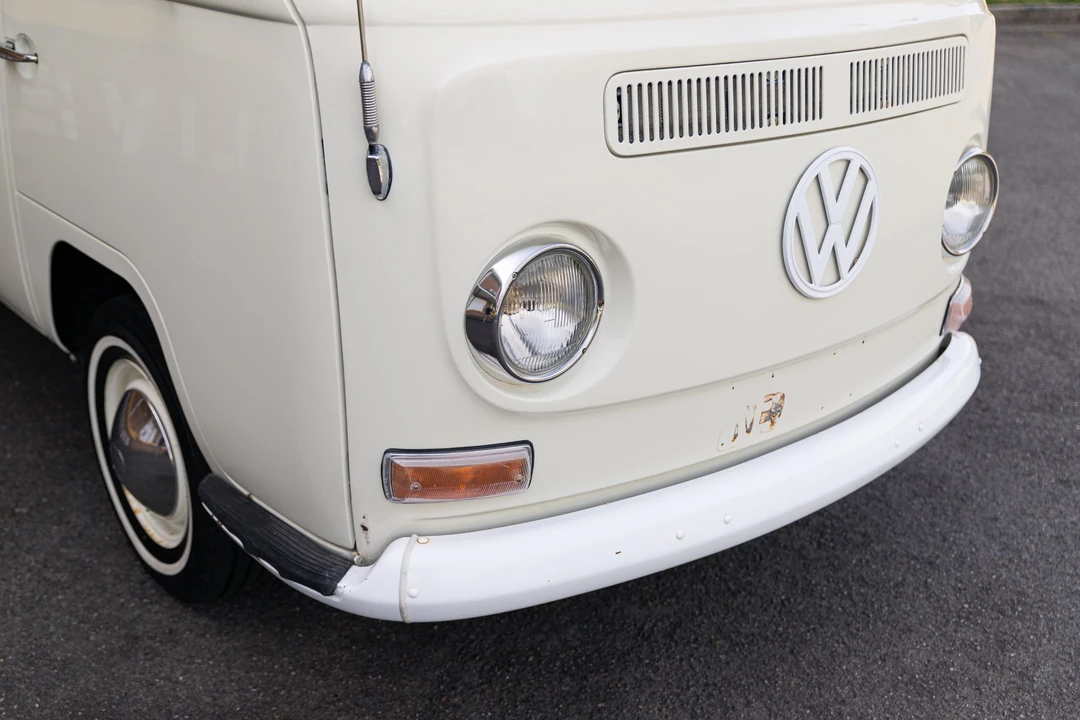 1969 Volkswagen Bay-Window Bus - Image 30 of 31