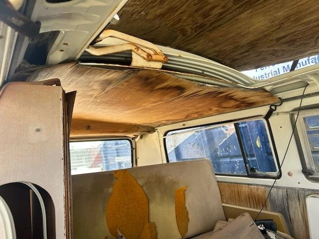 1969 Volkswagen Bay-Window Camper - Image 11 of 12