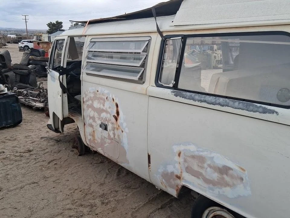 1969 Volkswagen Bay-Window Camper - Image 6 of 12