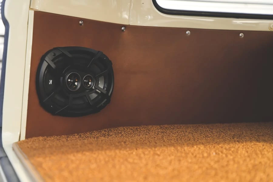 1969 Volkswagen Bay-Window Bus - Image 22 of 31