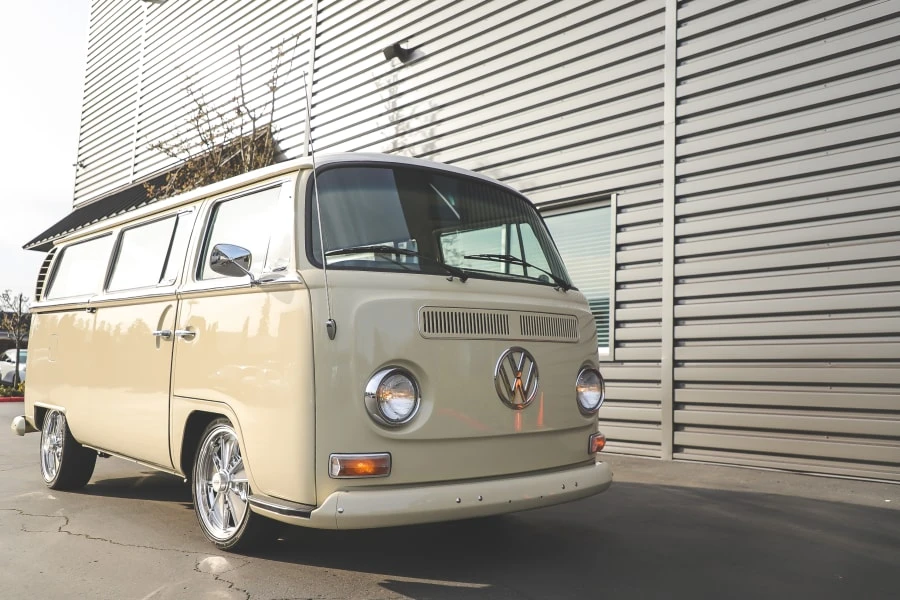 1969 Volkswagen Bay-Window Bus - Image 6 of 31