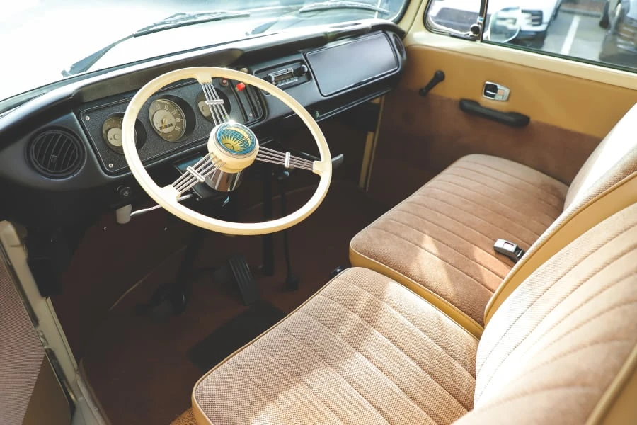 1969 Volkswagen Bay-Window Bus - Image 20 of 31