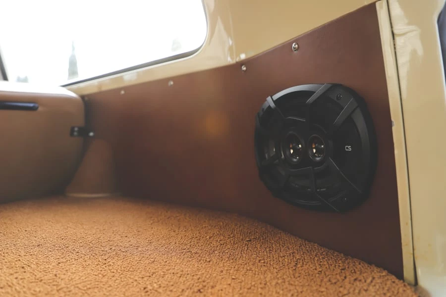 1969 Volkswagen Bay-Window Bus - Image 26 of 31