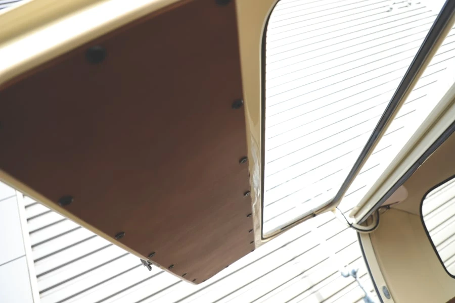 1969 Volkswagen Bay-Window Bus - Image 21 of 31