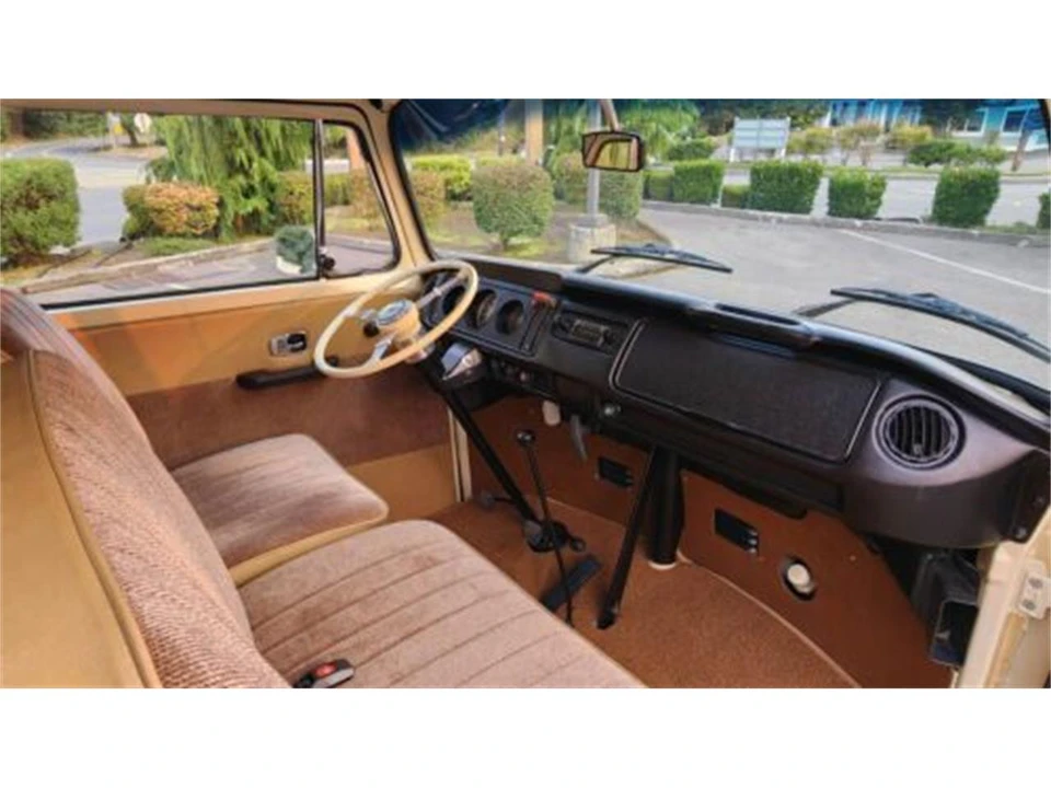1969 Volkswagen Bay-Window Bus - Image 10 of 22