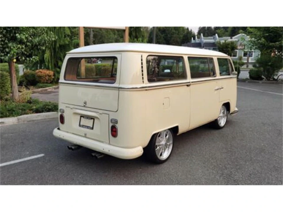 1969 Volkswagen Bay-Window Bus - Image 18 of 22