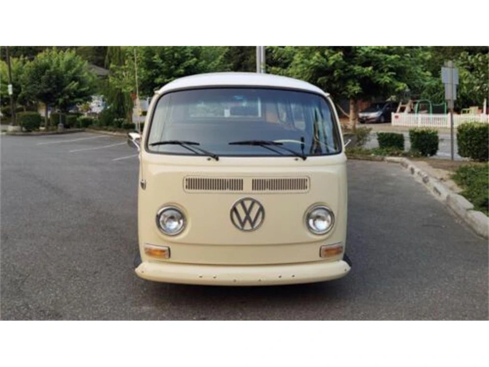 1969 Volkswagen Bay-Window Bus - Image 16 of 22