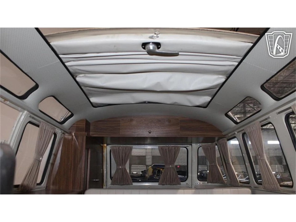 1969 Volkswagen Bay-Window Bus - Image 12 of 31