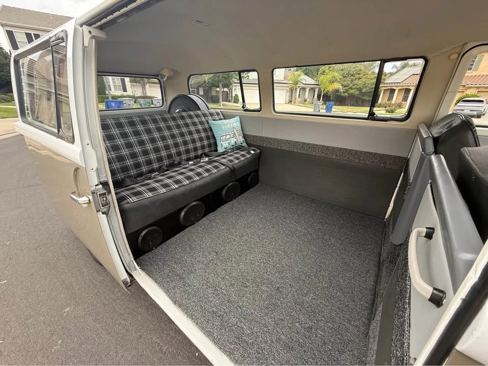 1969 Volkswagen Bay-Window Bus - Image 6 of 9