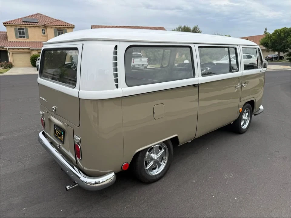 1969 Volkswagen Bay-Window Bus - Image 3 of 9