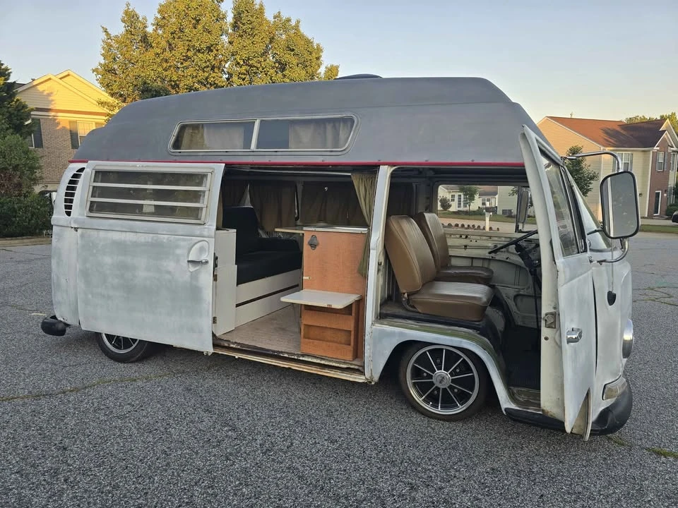 1969 Volkswagen Bay-Window Bus - Image 7 of 11