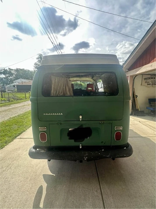 1969 Volkswagen Bay-Window Bus - Image 9 of 12