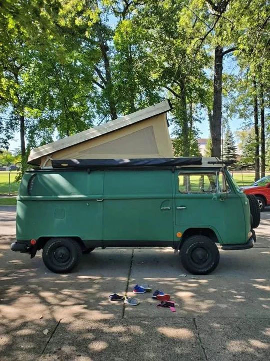 1969 Volkswagen Bay-Window Bus - Image 2 of 12