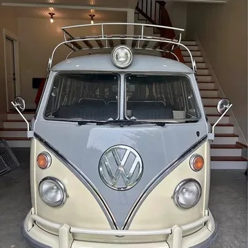 1969 Volkswagen Bus Deluxe Samba