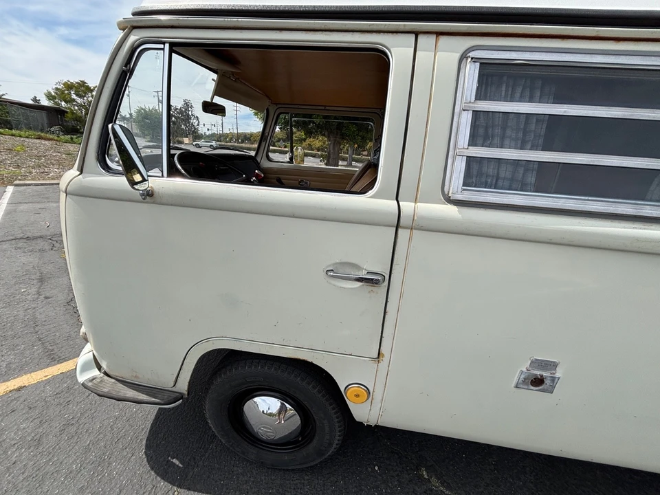 1969 Volkswagen Bay-Window Camper - Image 11 of 21