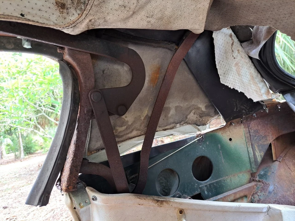 1969 Volkswagen Karmann Ghia Type 14 - Image 14 of 21