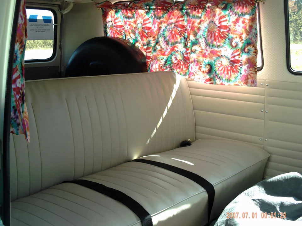 1969 Volkswagen Bay-Window Bus - Image 2 of 9