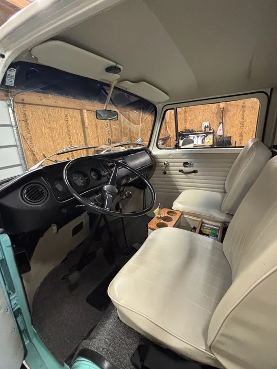 1969 Volkswagen Bay-Window Bus - Image 9 of 9