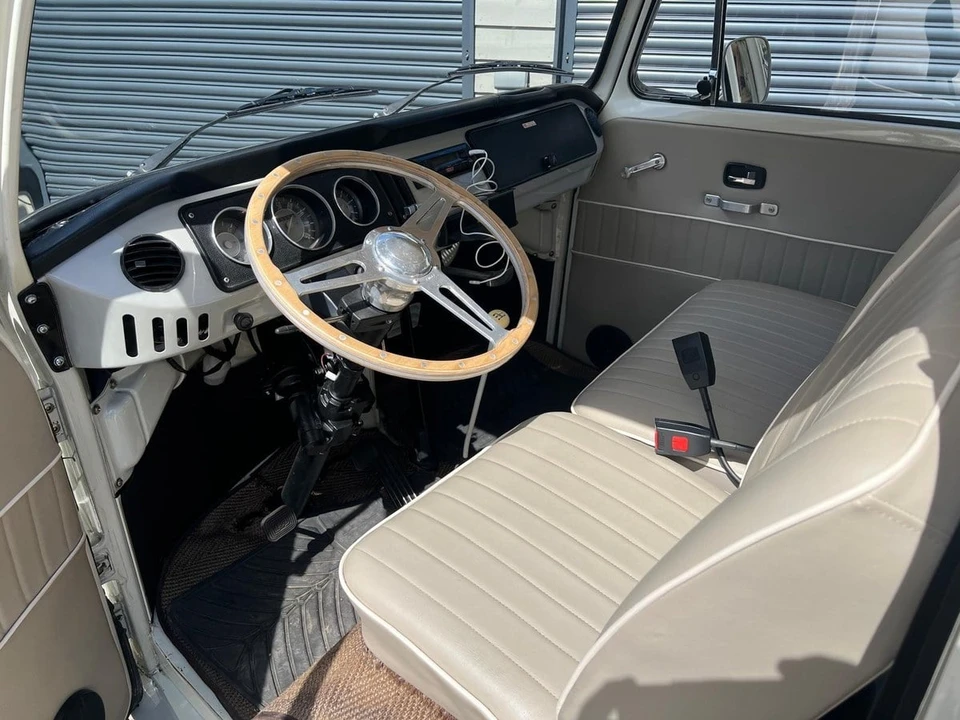 1968 Volkswagen Bay-Window Bus - Image 16 of 30