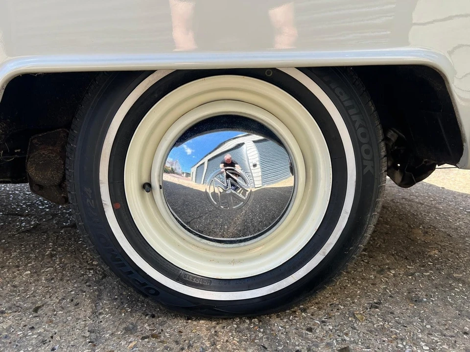 1968 Volkswagen Bay-Window Bus - Image 10 of 30