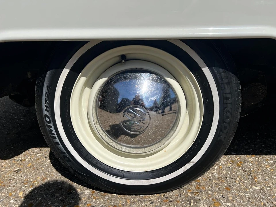 1968 Volkswagen Bay-Window Bus - Image 12 of 30