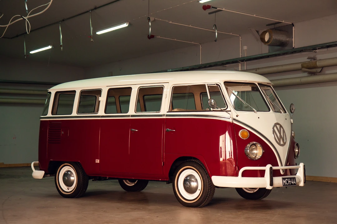 1969 Volkswagen Split-Window Bus - Image 3 of 31
