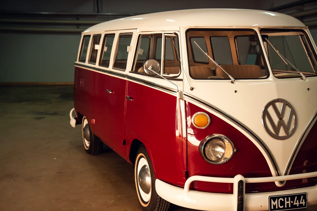 1969 Volkswagen Split-Window Bus - Image 13 of 31