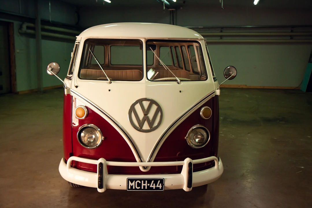 1969 Volkswagen Split-Window Bus - Image 19 of 31