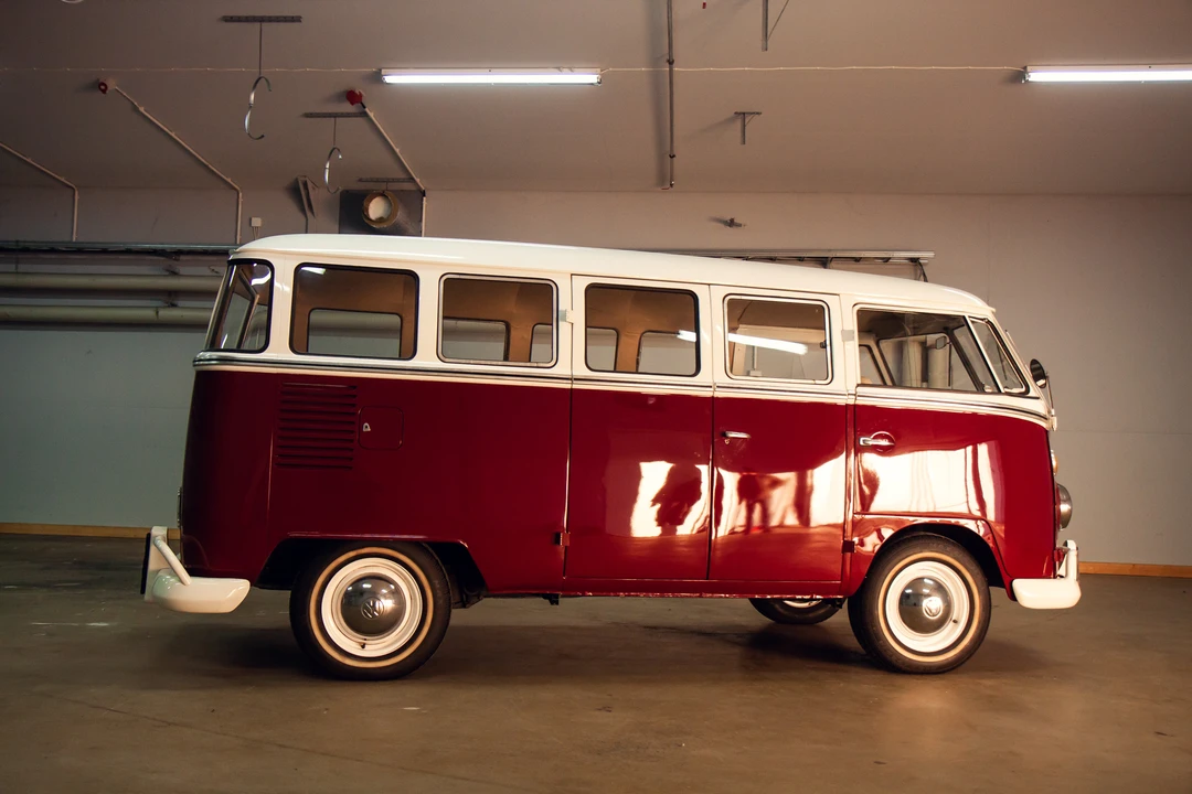 1969 Volkswagen Split-Window Bus - Image 4 of 31