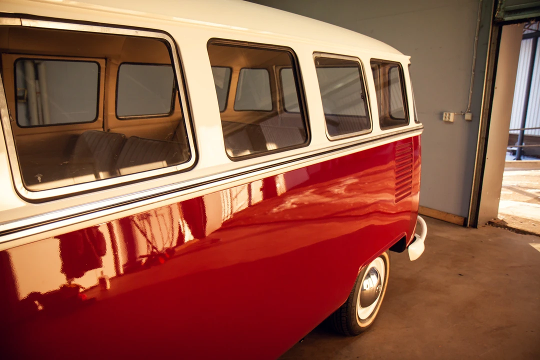 1969 Volkswagen Split-Window Bus - Image 25 of 31