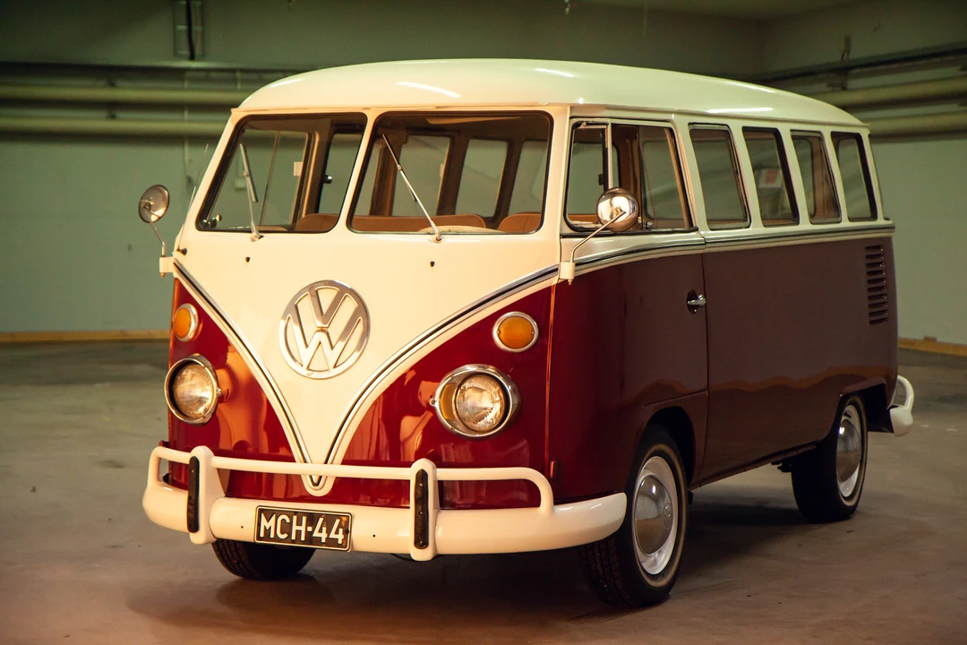 1969 Volkswagen Split-Window Bus - Image 6 of 31