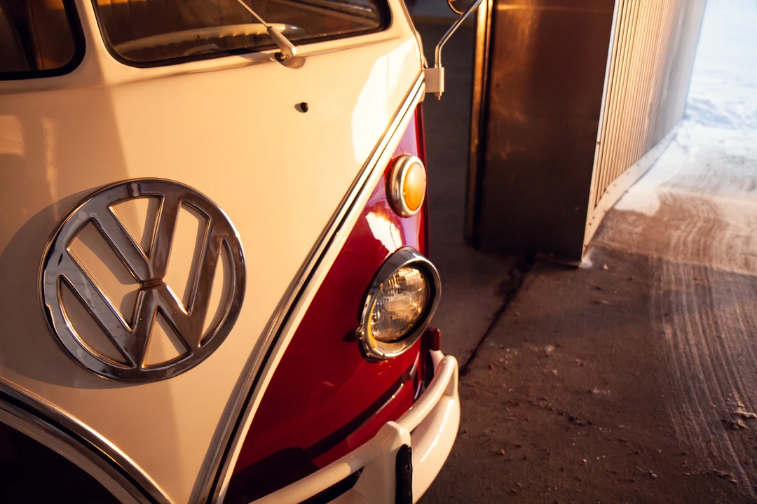 1969 Volkswagen Split-Window Bus - Image 9 of 31