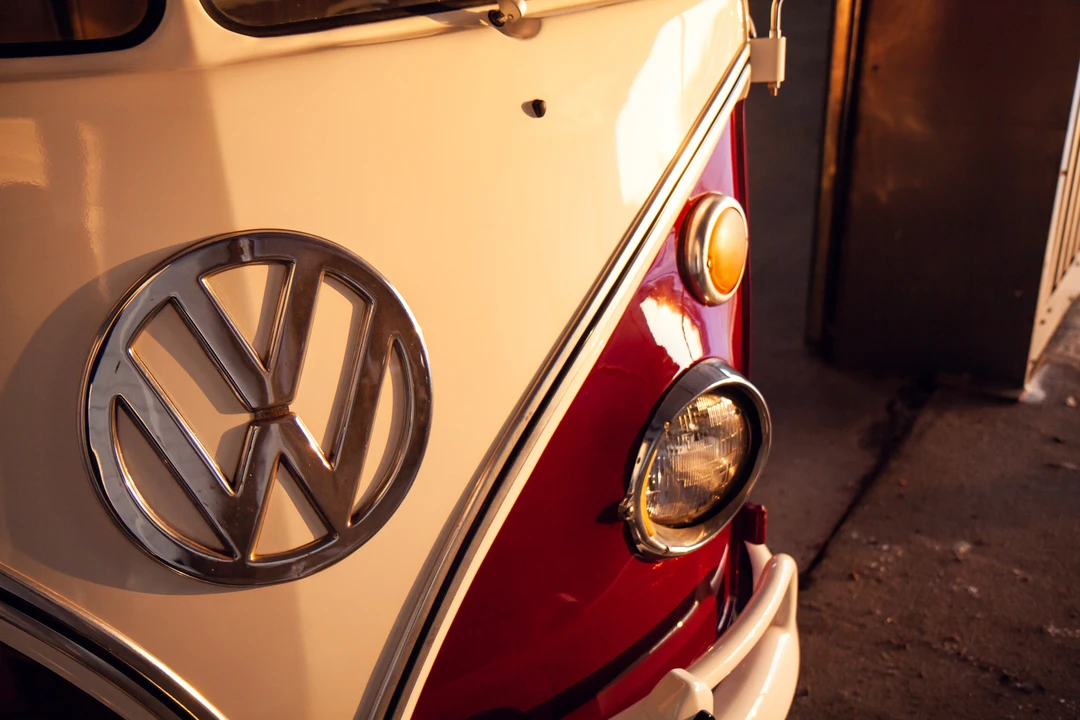 1969 Volkswagen Split-Window Bus - Image 11 of 31