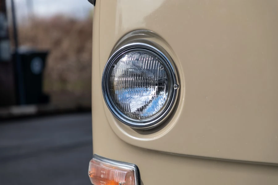 1969 Volkswagen Bay-Window Bus - Image 10 of 24