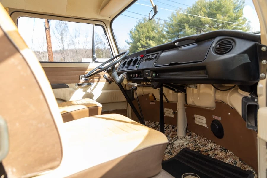 1969 Volkswagen Bay-Window Bus - Image 16 of 24