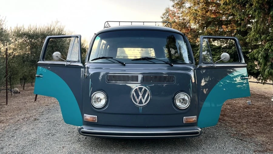 1969 Volkswagen Bay-Window Bus - Image 2 of 28