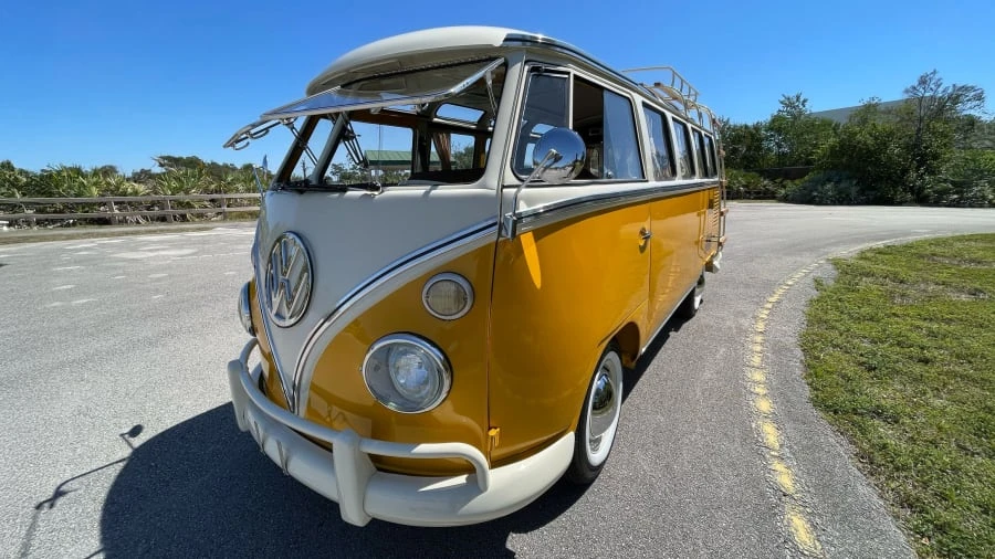 1969 Volkswagen Bay-Window Bus - Image 7 of 31