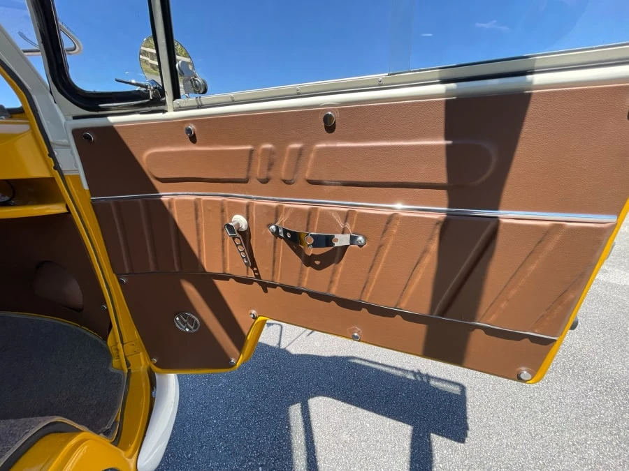 1969 Volkswagen Bay-Window Bus - Image 25 of 31