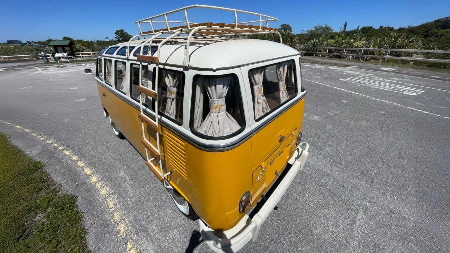 1969 Volkswagen Bay-Window Bus - Image 12 of 31