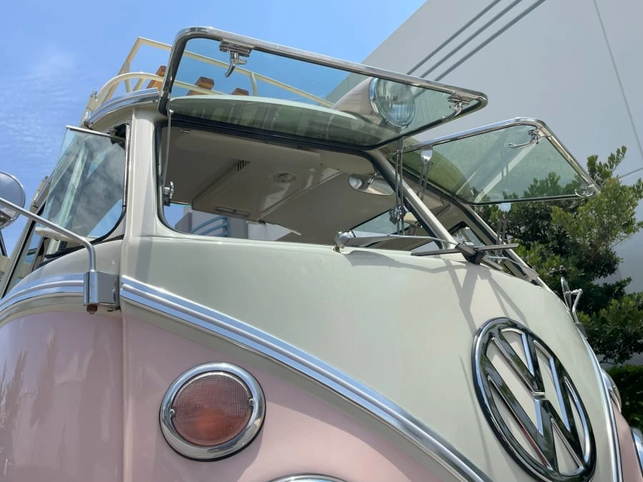 1969 Volkswagen Bay-Window Bus - Image 6 of 20