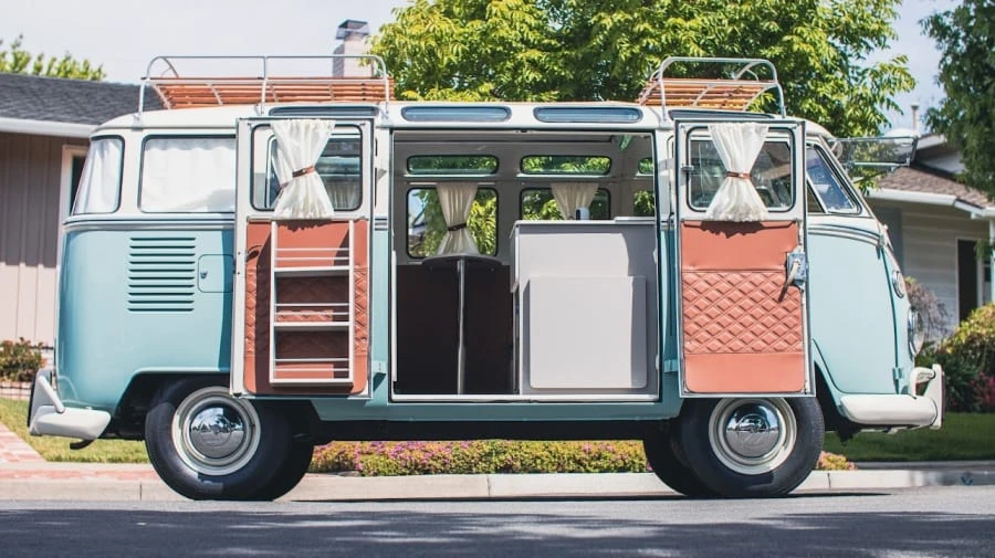 1969 Volkswagen Bay-Window Bus - Image 20 of 31