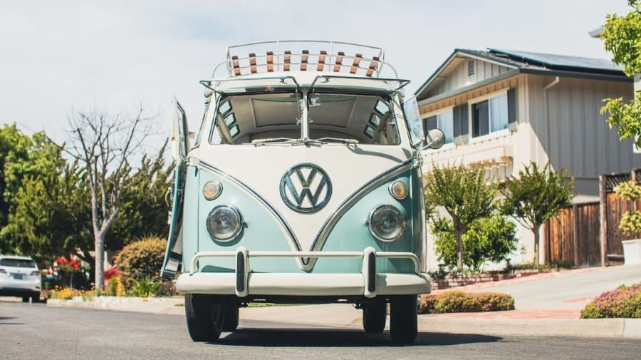 1969 Volkswagen Bay-Window Bus - Image 2 of 31