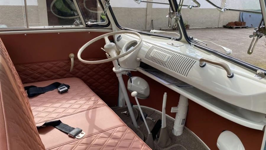 1969 Volkswagen Bay-Window Bus - Image 28 of 31