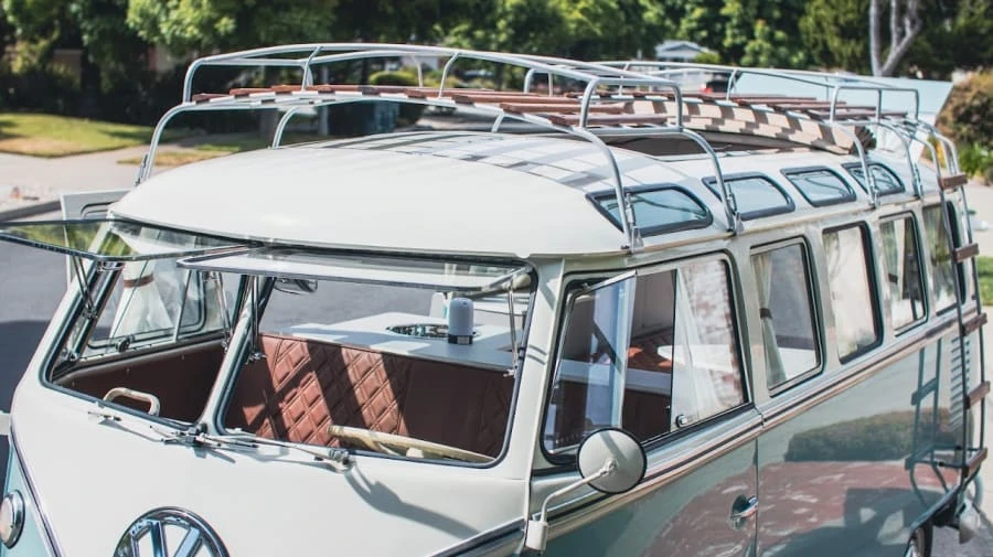 1969 Volkswagen Bay-Window Bus - Image 5 of 31